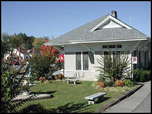 Blue Ridge depot photo by Leamon Scott