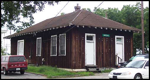 Winder depot and steam locomotive no. 208
