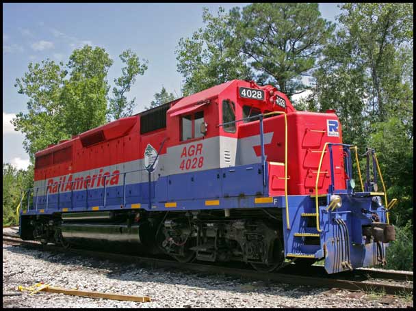 RailAmerica locomotive, photo by Emmett
